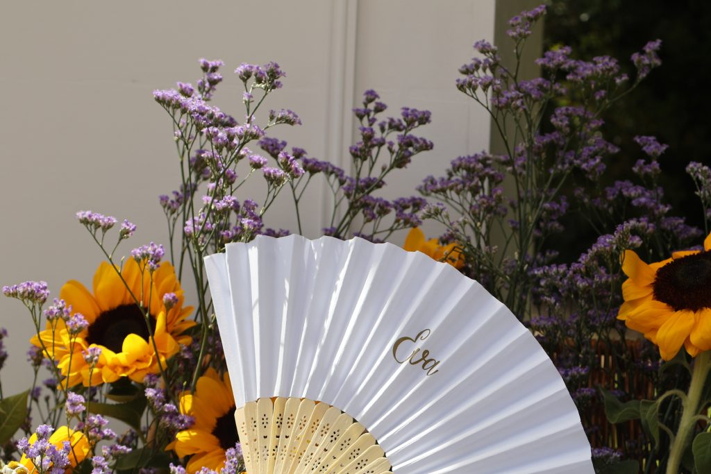 Éventail personnalisé comme cadeau invité pour un mariage en Provence