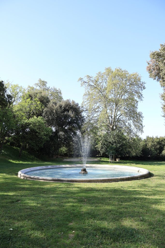 Fontaine au cœur du parc arboré de la Bastide de Toursainte à Marseille