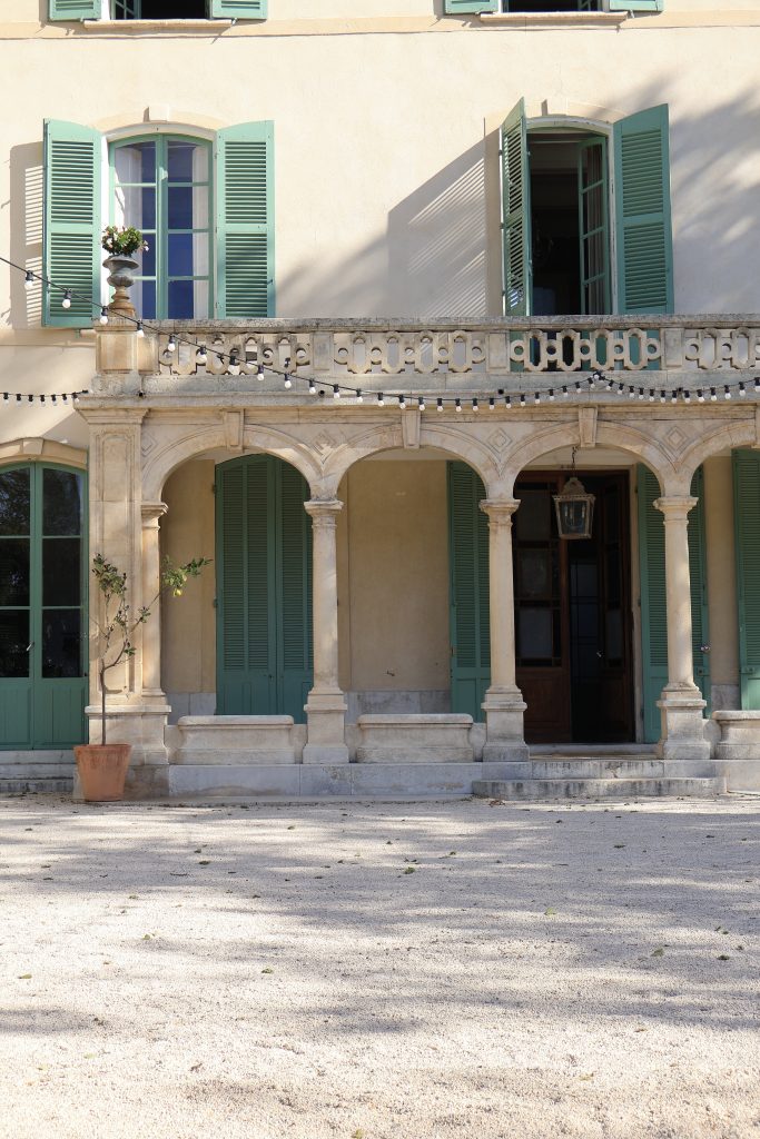 Façade de la Bastide de Toursainte, domaine de mariage élégant à Marseille en Provence