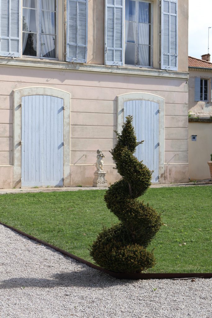 Façade du Château Alphéran, domaine de mariage en Provence près d’Aix-en-Provence